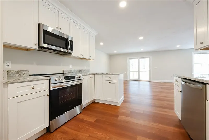 60 Oak Street #B Photo 8