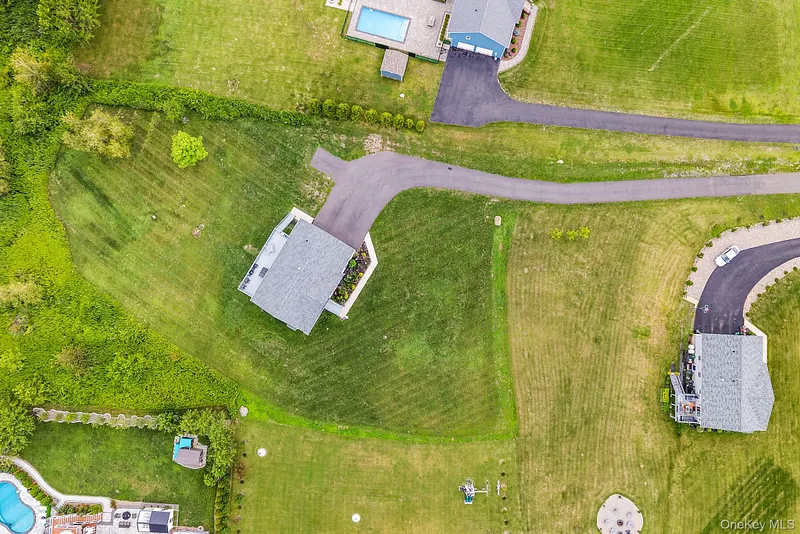21 Meadow View Drive Photo 4