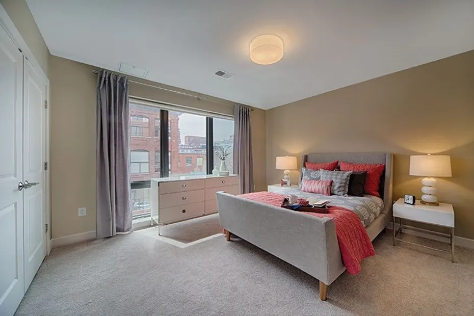 33 Rogers St.  #607 Photo 7