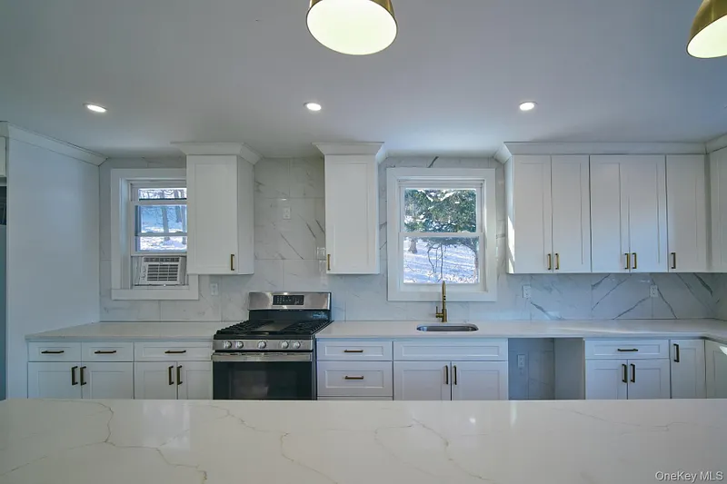 189 Mcnamara Road Photo 12