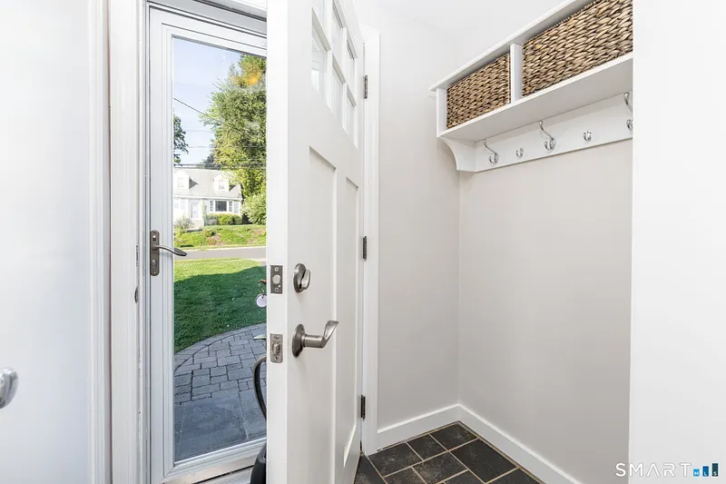 170 Brunswick Avenue Photo 6