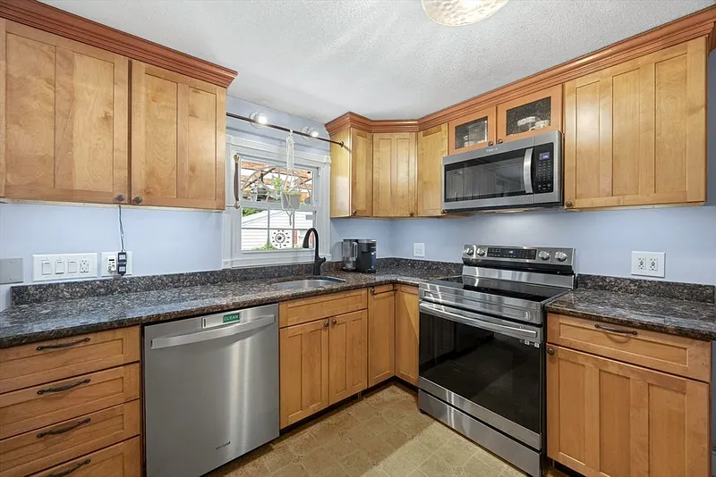 68 Parenteau Dr Photo 6