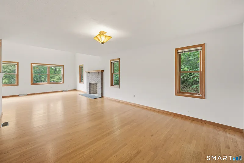 8 Margaret Terrace Photo 5