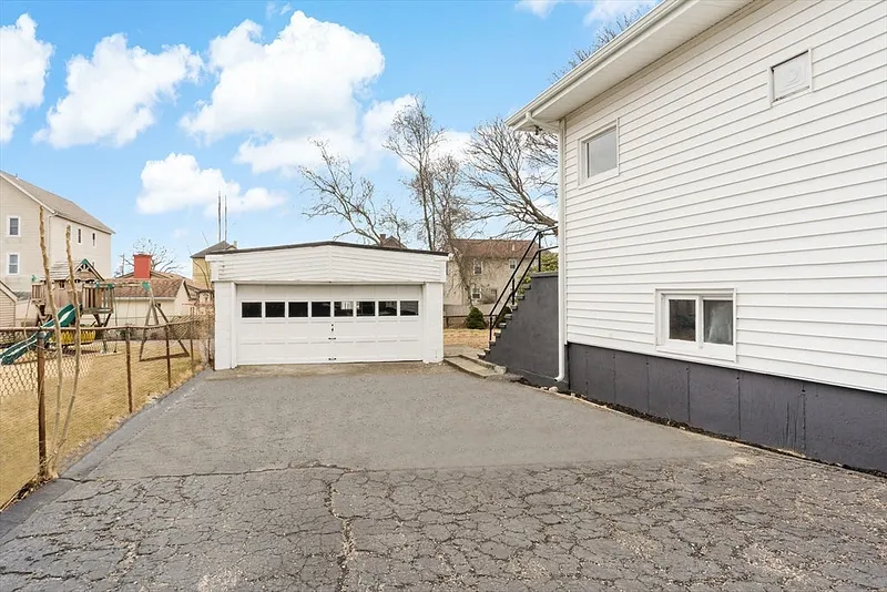 193 Jepson St Photo 6