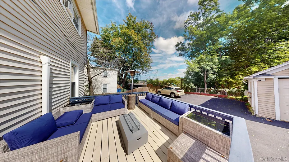 88 Grand Avenue Photo 4