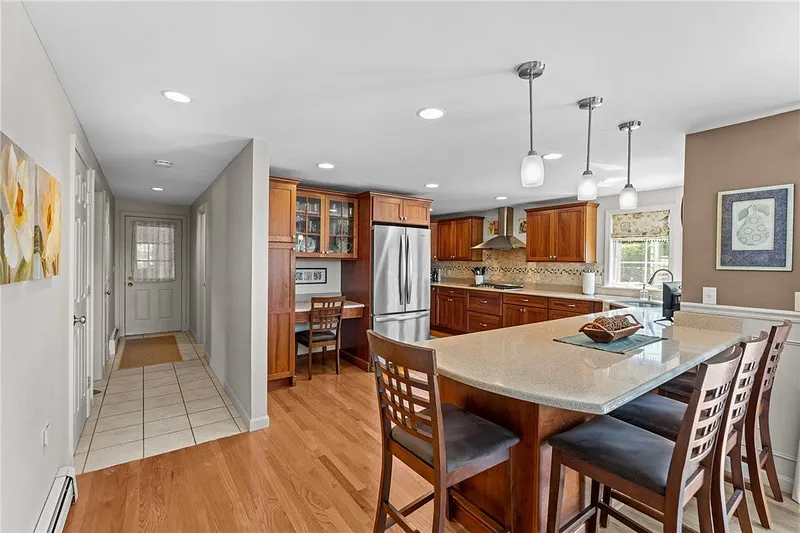 14 Wolcott Avenue Photo 12