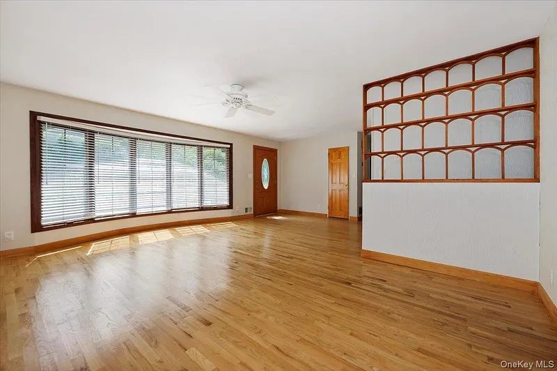 9 Somerstown Road Photo 7