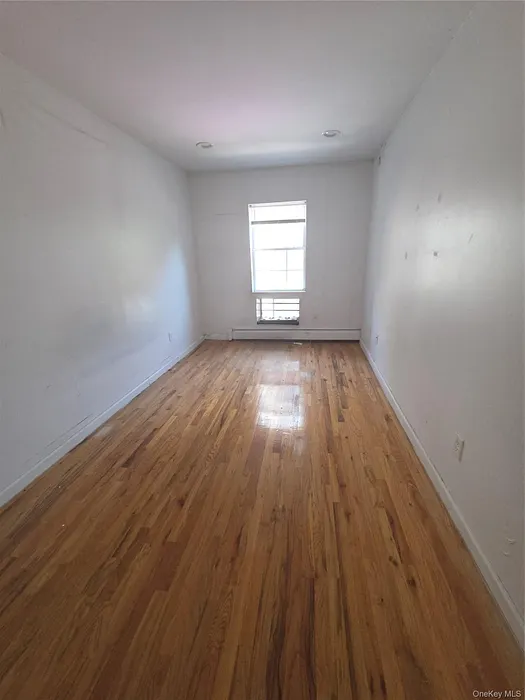 2471 B Crotona Avenue Photo 15