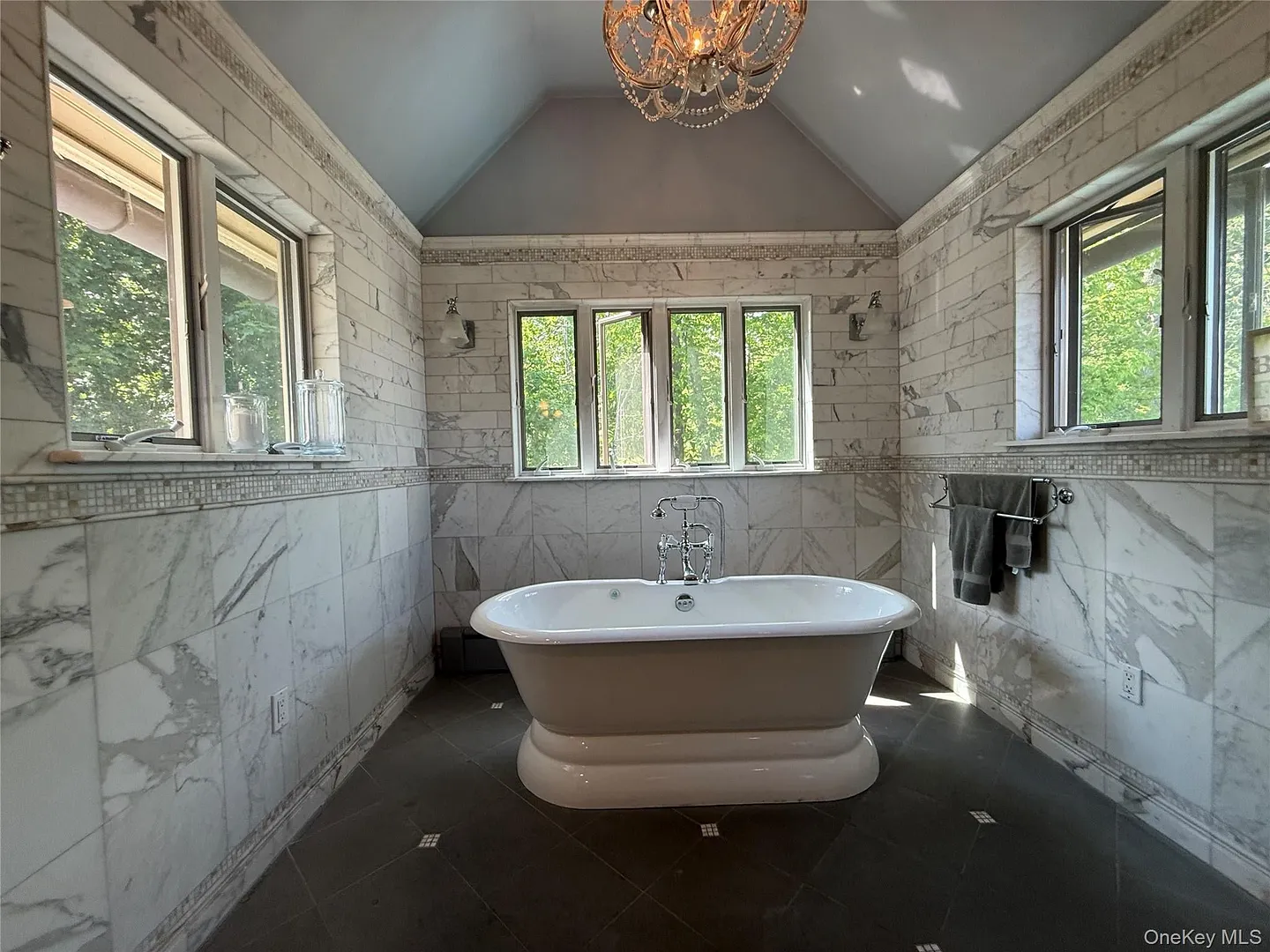 205 High Street Photo 18
