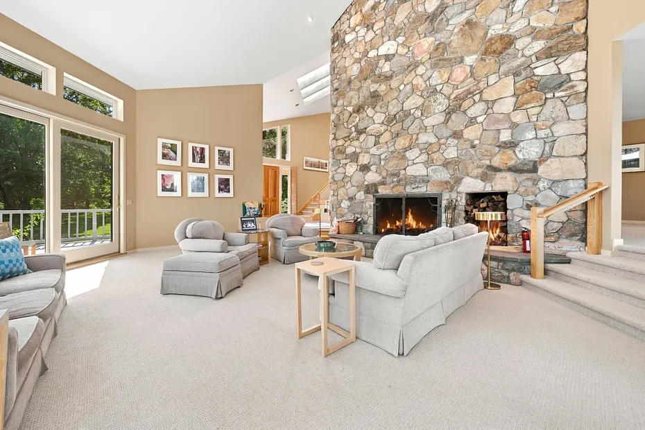 9 Ashley Lane Photo 6