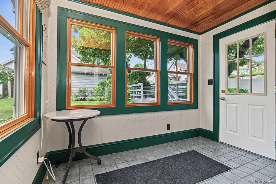 1118 Hudson Avenue Photo 19