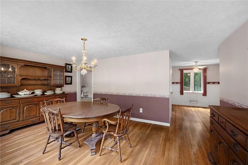 108 Longfellow Drive Photo 6