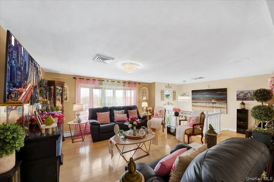5 Rowell Lane Photo 7
