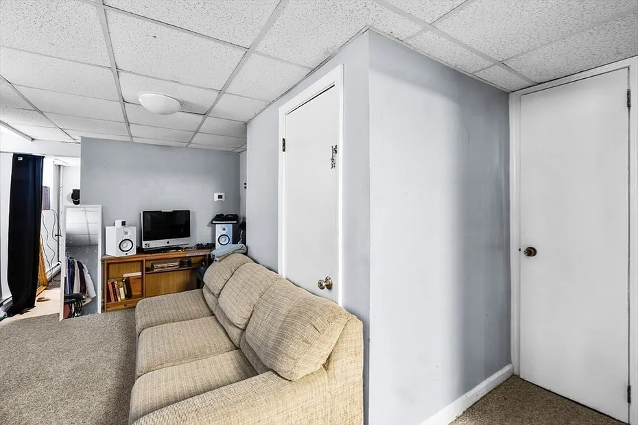 42 Godfrey St Photo 17