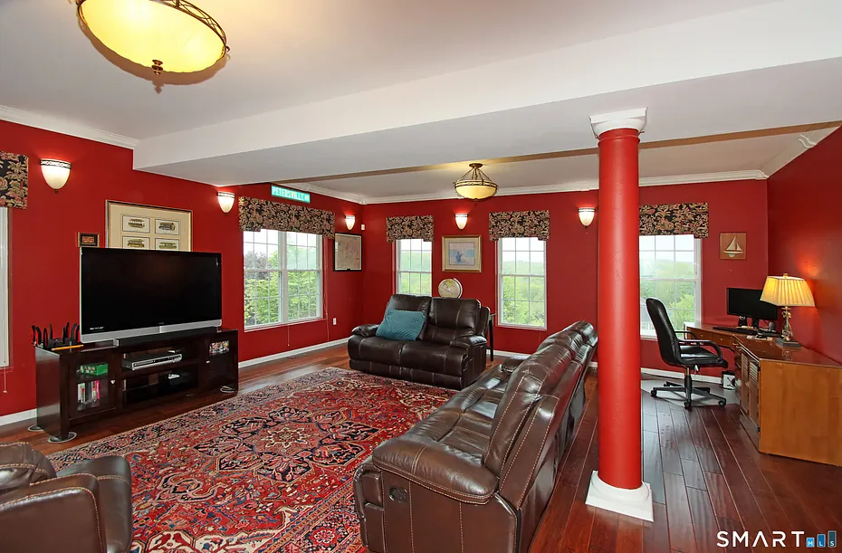 66 Wood Chase Lane Photo 19