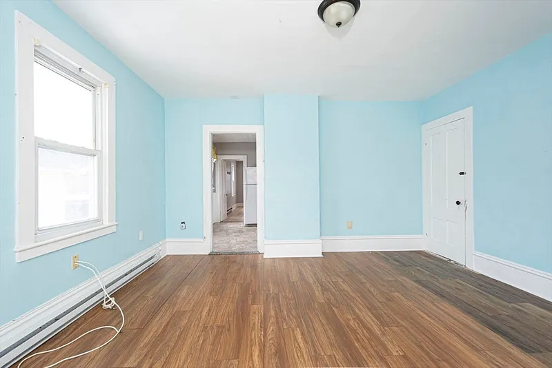 31 Neil St. Photo 16
