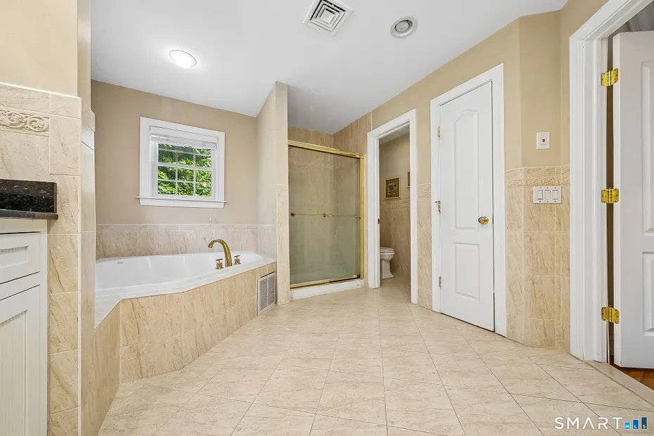 132 East Hunting Ridge Road Photo 15