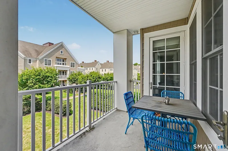 77 Havemeyer Lane  #410 Photo 22
