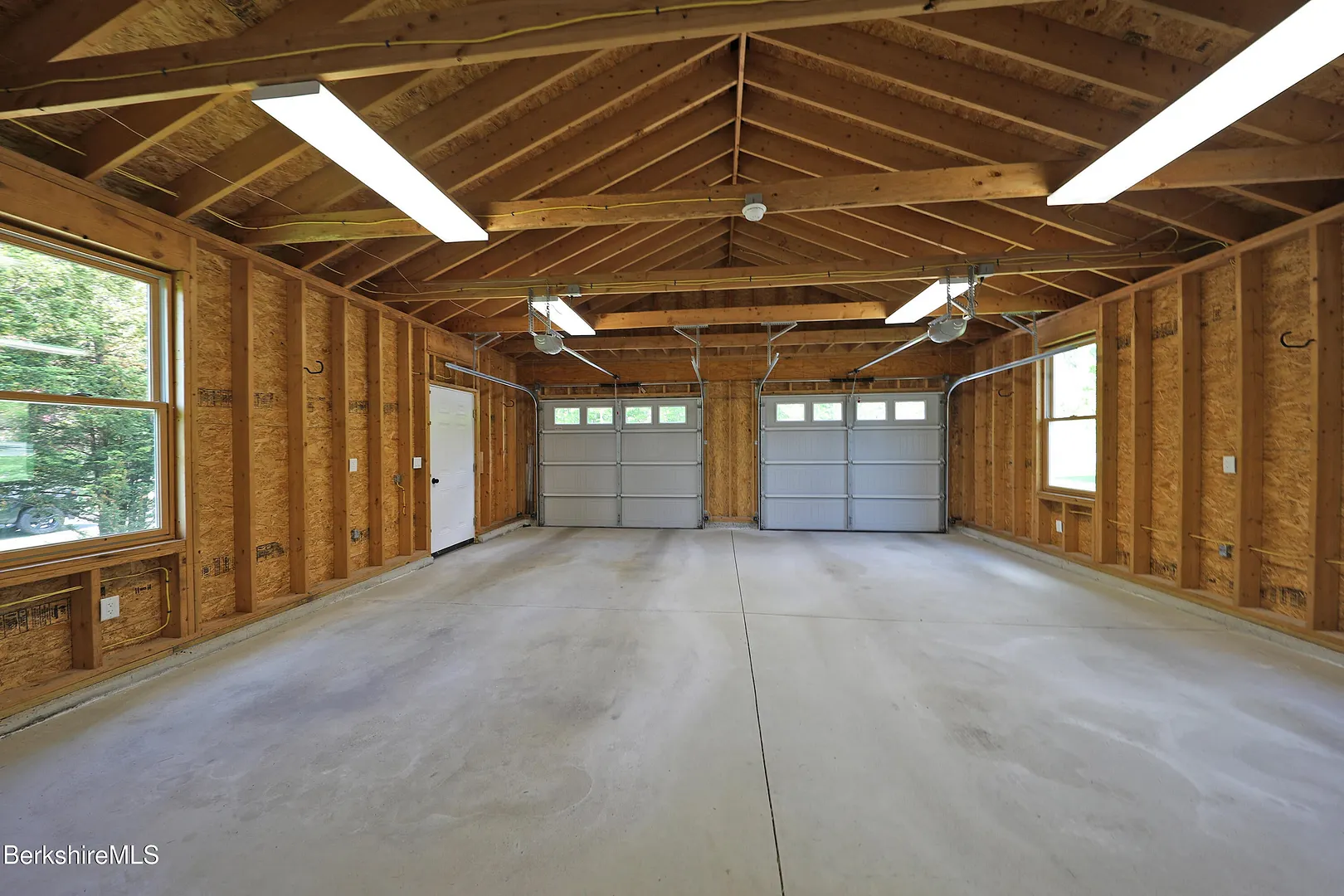 154 Plunkett St Photo 24