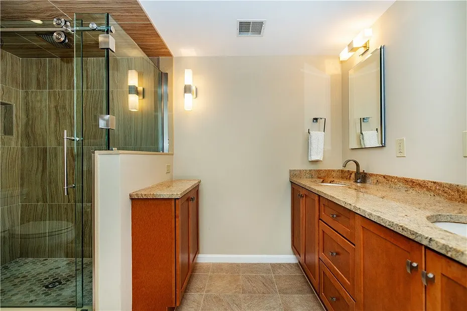 152 Crompton Avenue  #18 Photo 27