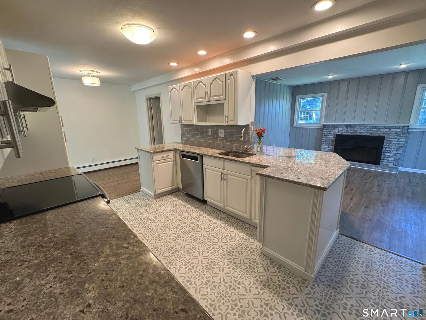77 Curtis Road Photo 8
