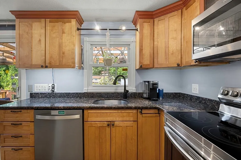 68 Parenteau Dr Photo 7