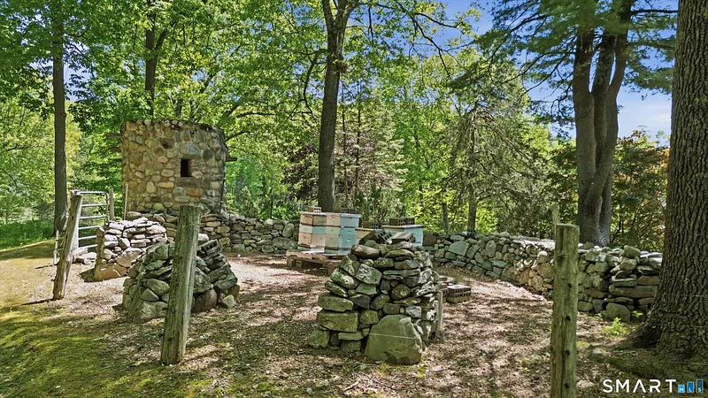 2 Quarry Road Photo 34