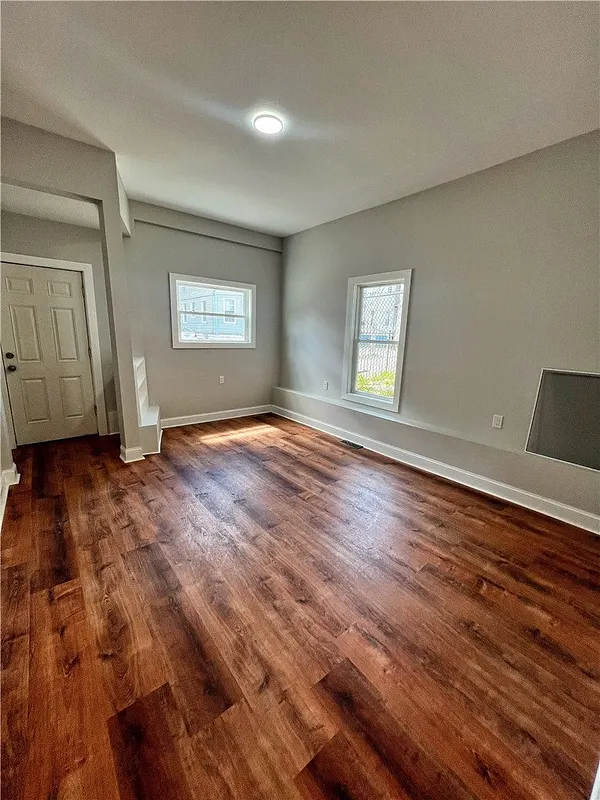 237 Cowden Street Photo 10