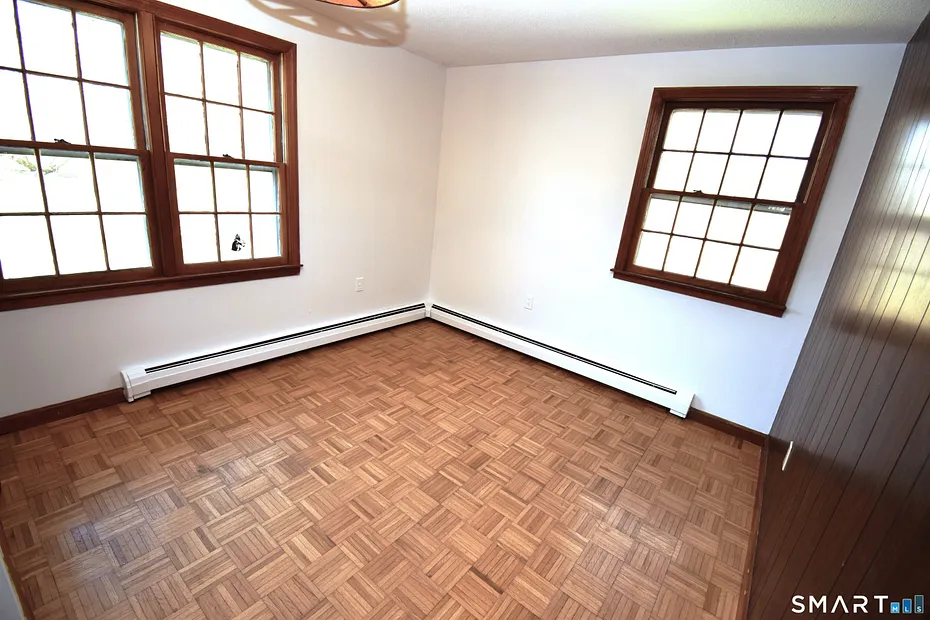 273 Horse Pond Road Photo 12