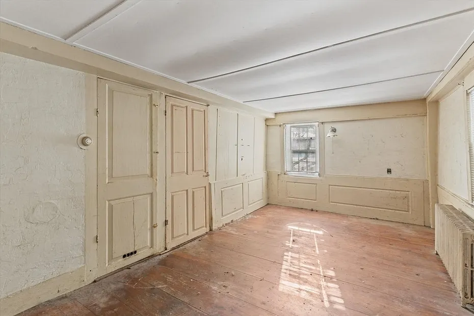 153 W. Main St. Photo 8
