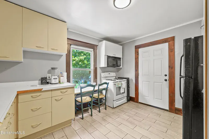 271 Tyler St Photo 23