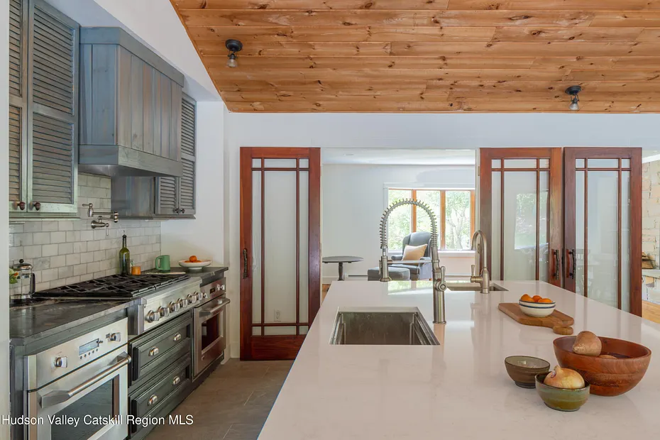 57 Anderson Road Photo 12