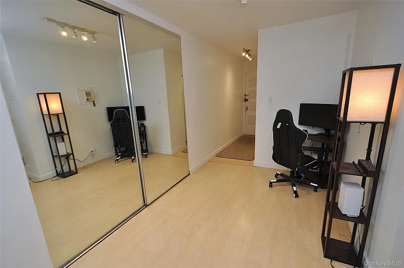230 Garth Road  #3B1 Photo 48