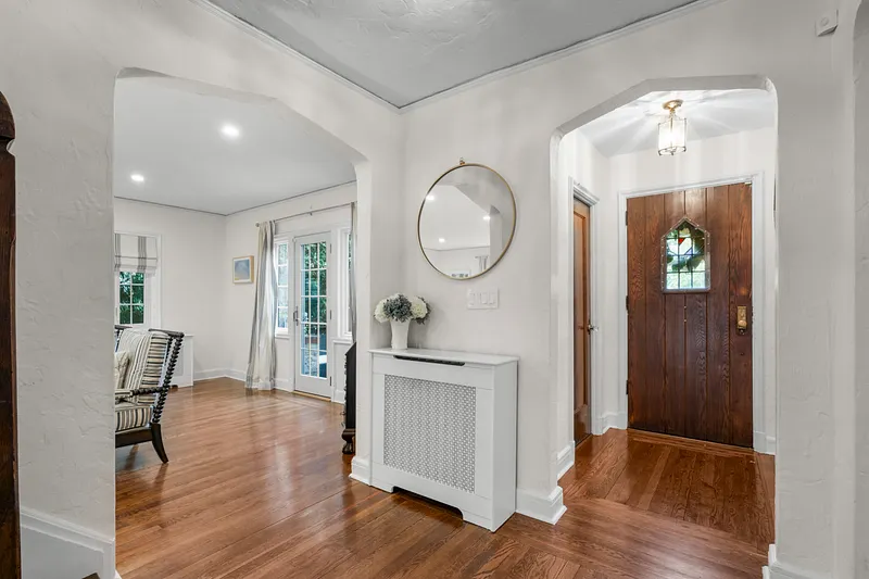 73 Woodlawn Avenue Photo 6