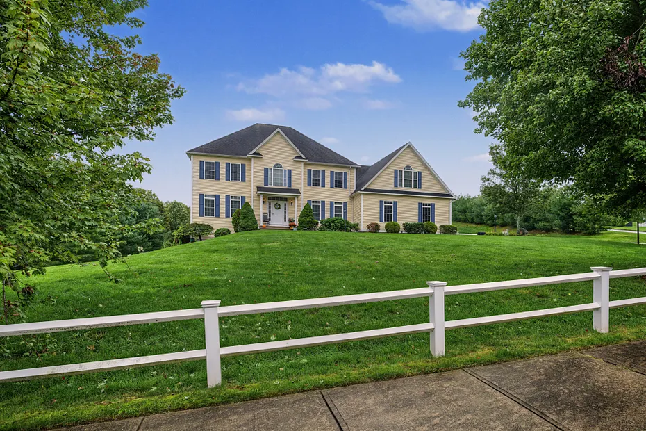 9 Pierpont Court Photo 1