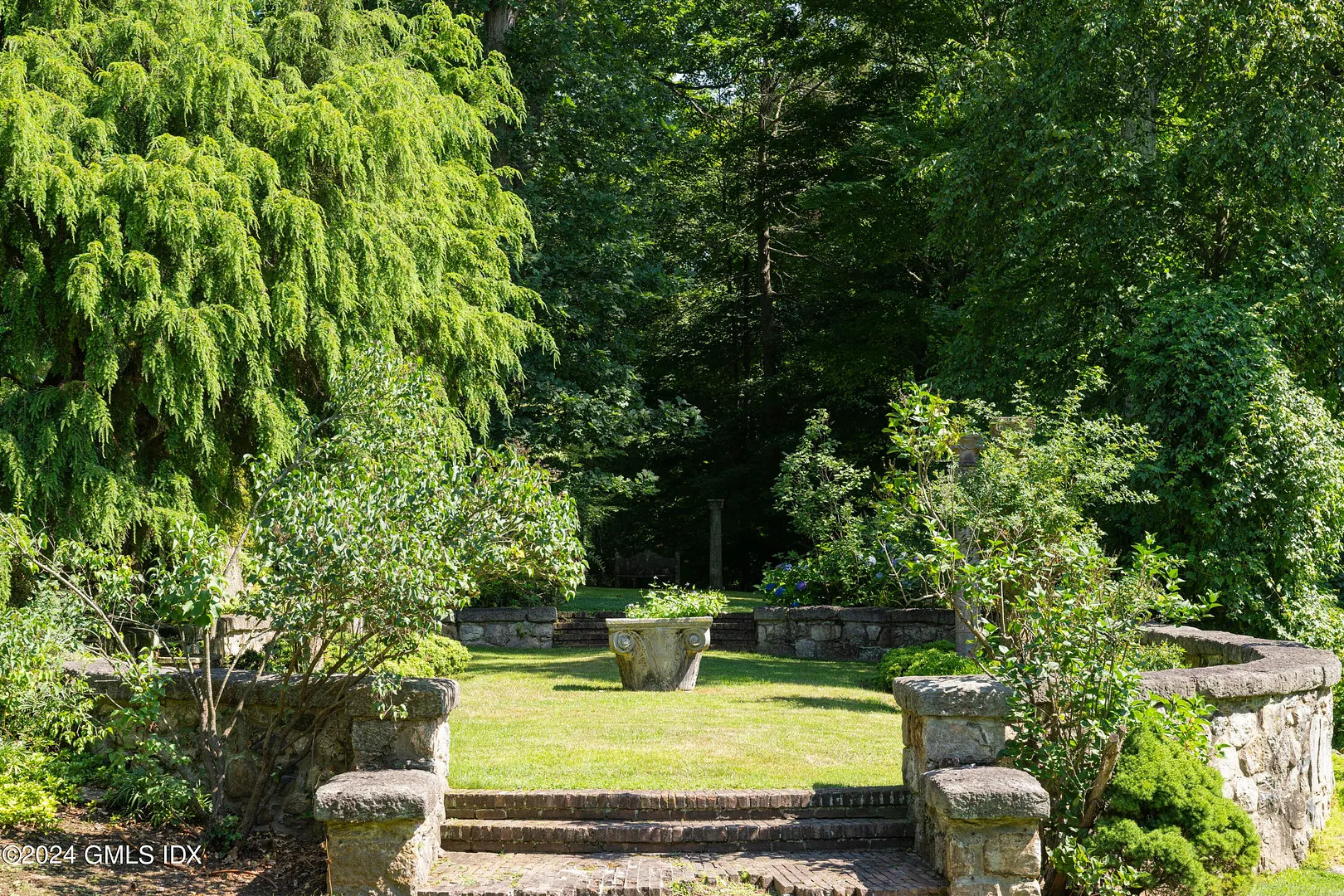 10 Cliffdale Road Photo 29