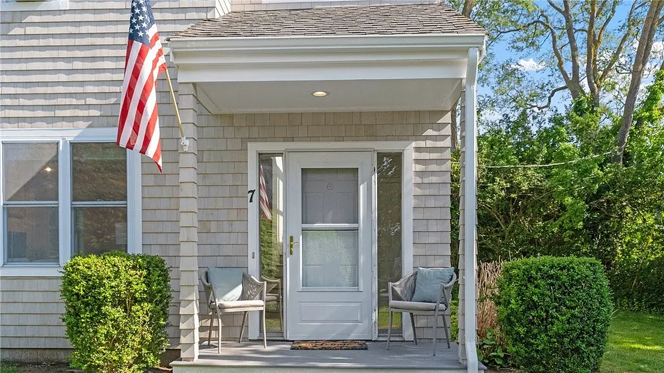 152 Tuckerman Avenue  #7 Photo 36