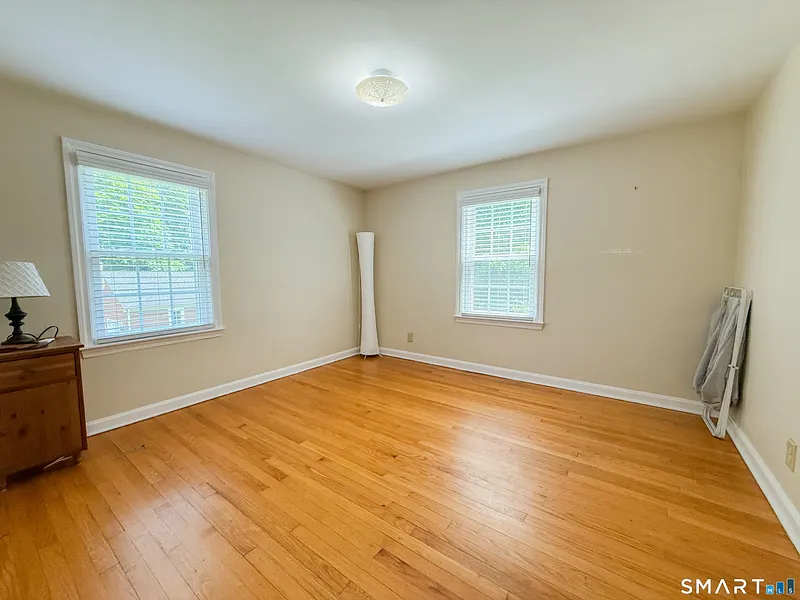 1657 Farmington Avenue Photo 9