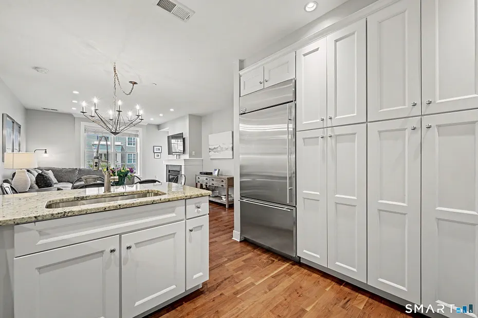 77 Havemeyer Lane  #410 Photo 17