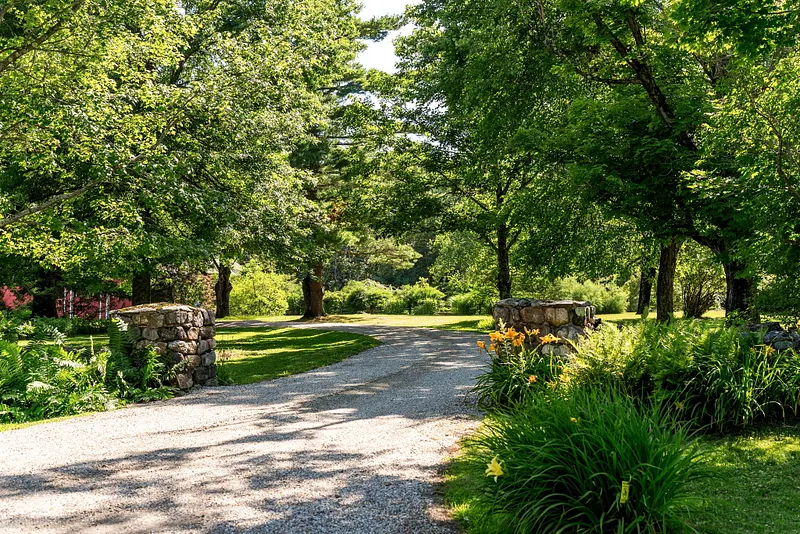 295 Smith Hill Road Photo 32