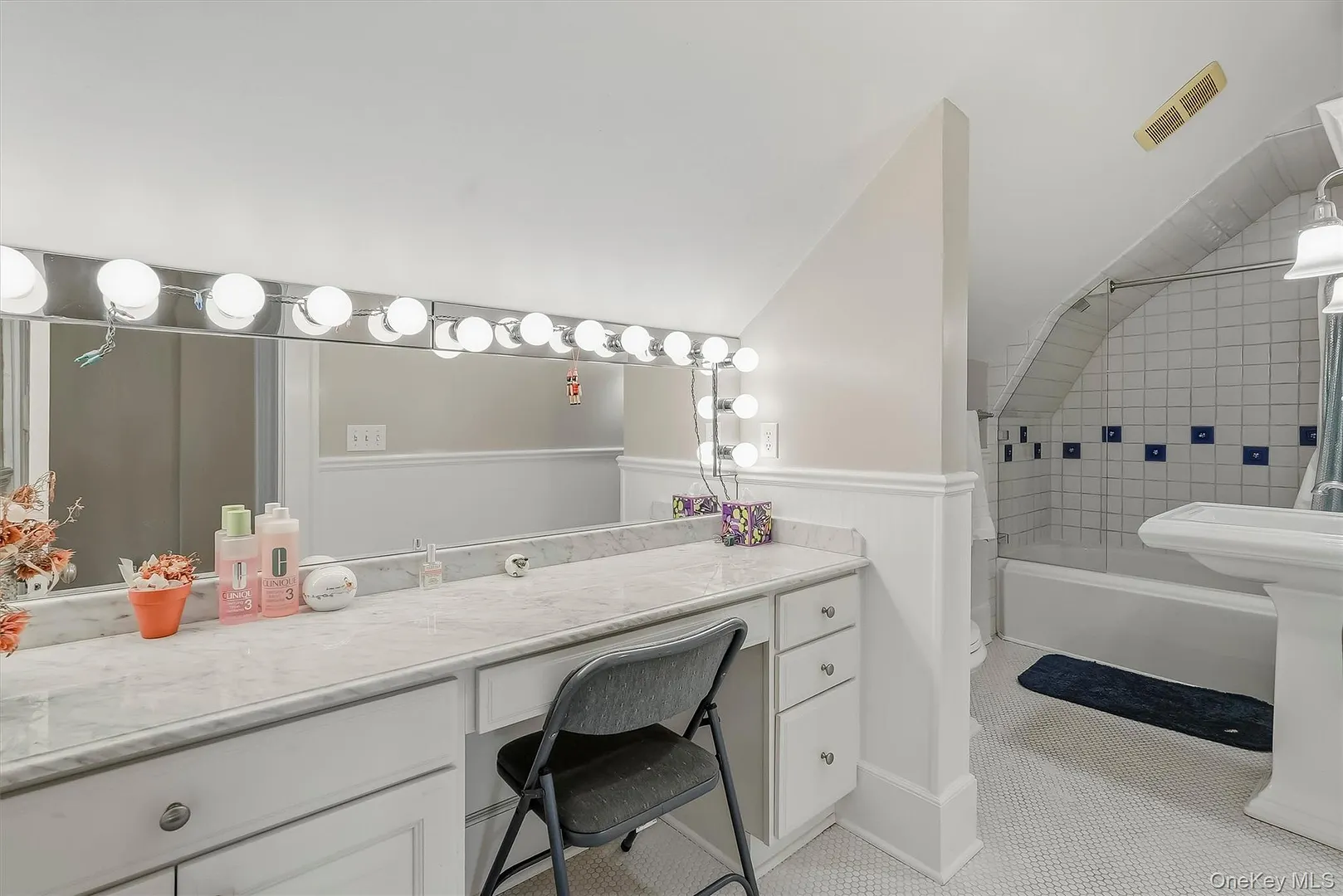 28 Observatory Drive Photo 30