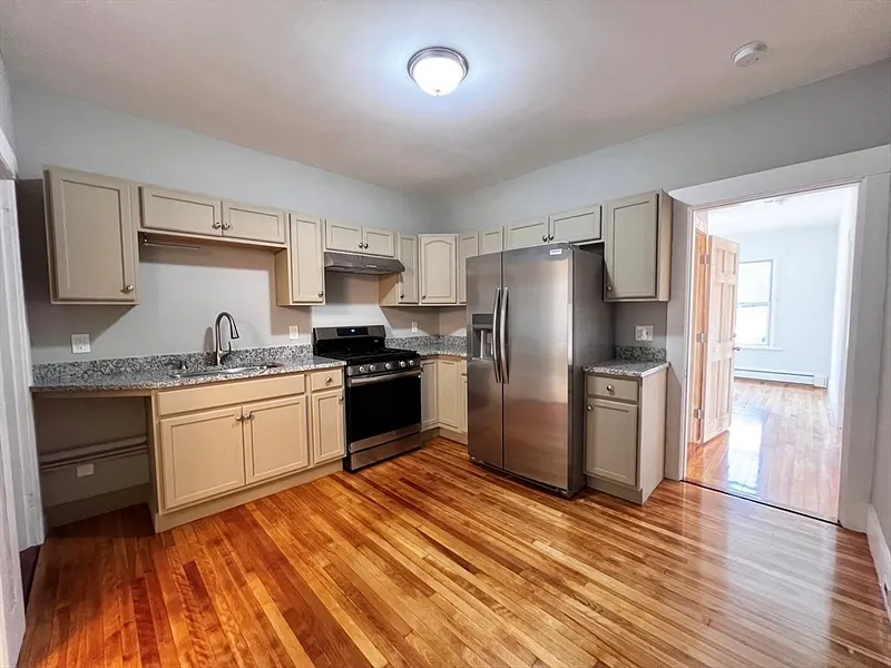 10 Oak St #2 Photo 6