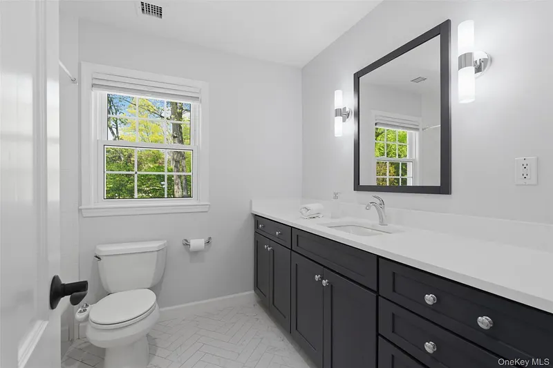 136 Devonshire Road Photo 28