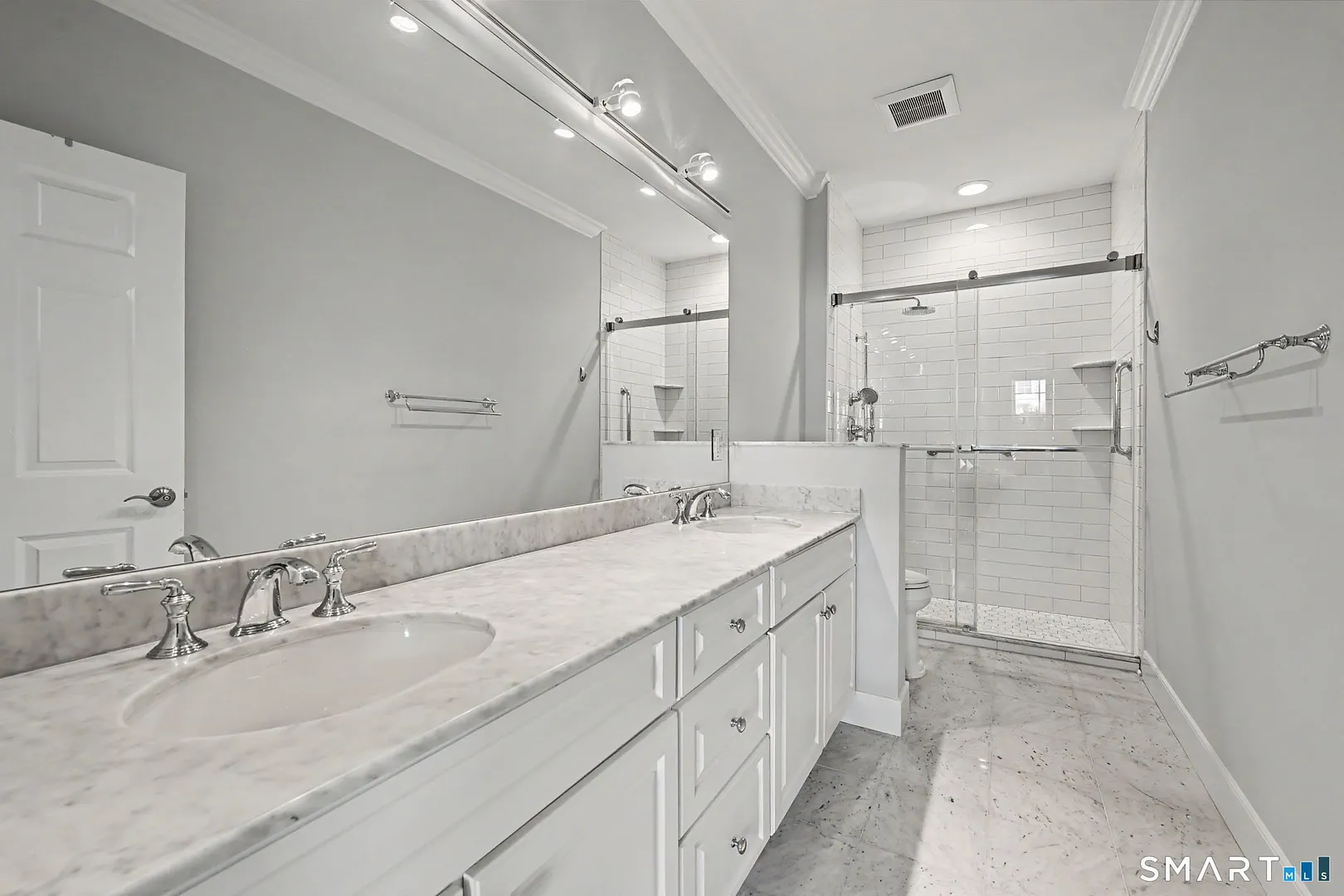 77 Havemeyer Lane  #410 Photo 24