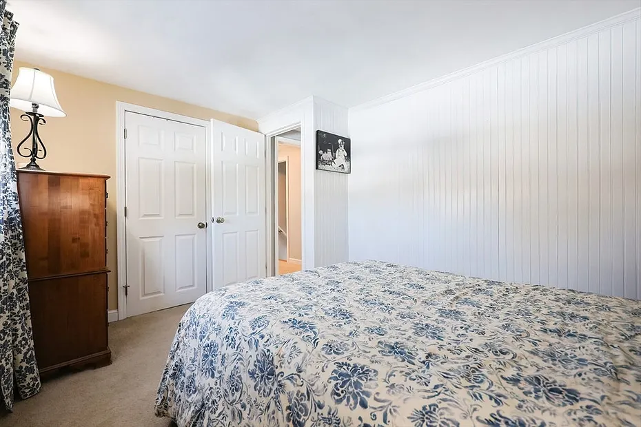 5 Clinton Ave Photo 36