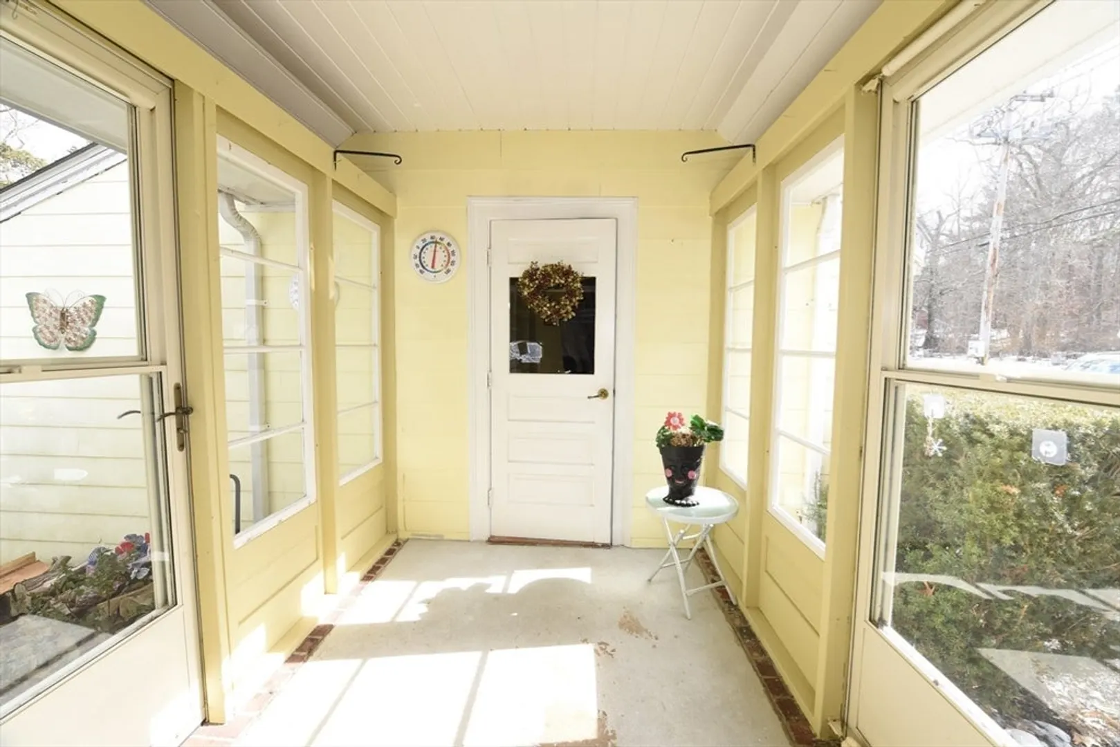 366 Webster St Photo 5