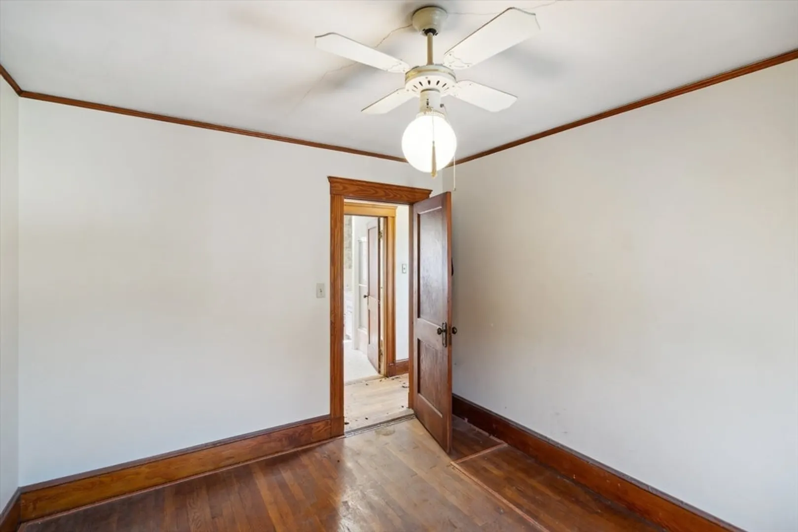 64 Bates Ave Photo 18