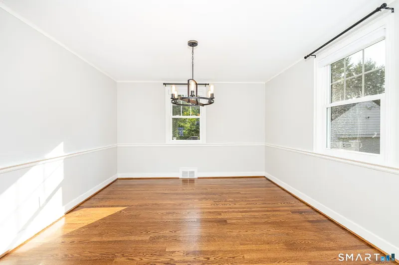 170 Brunswick Avenue Photo 11