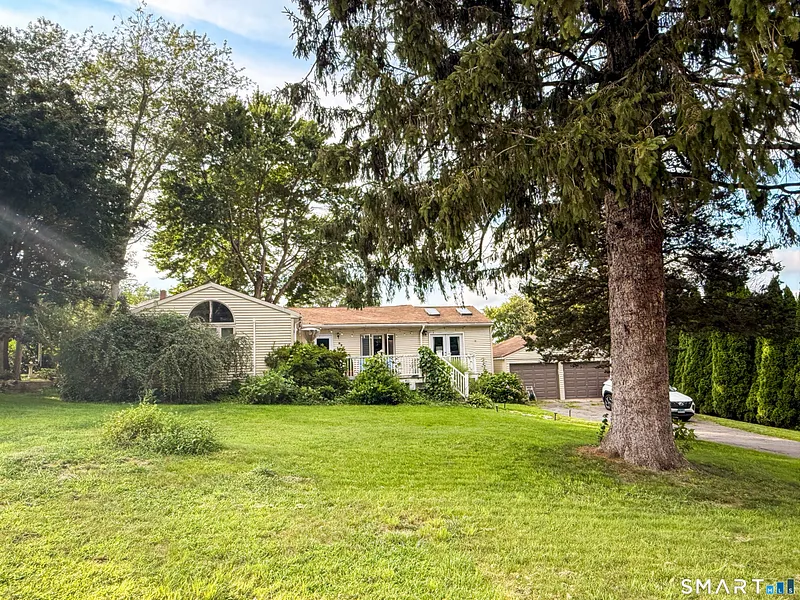52 West Street Photo 1