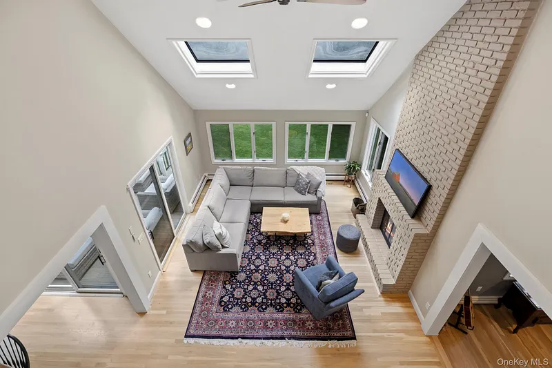 12 Hilltop Road Photo 8